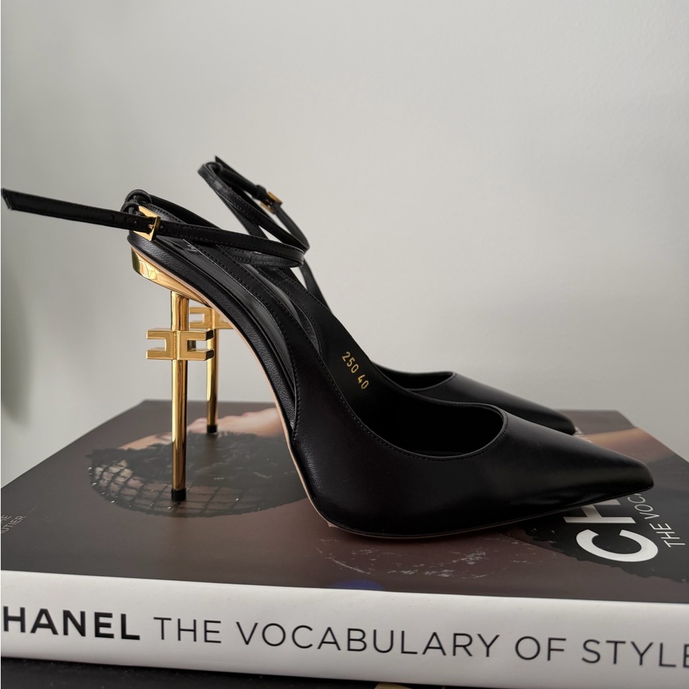 Elissabeta Franchi Pump